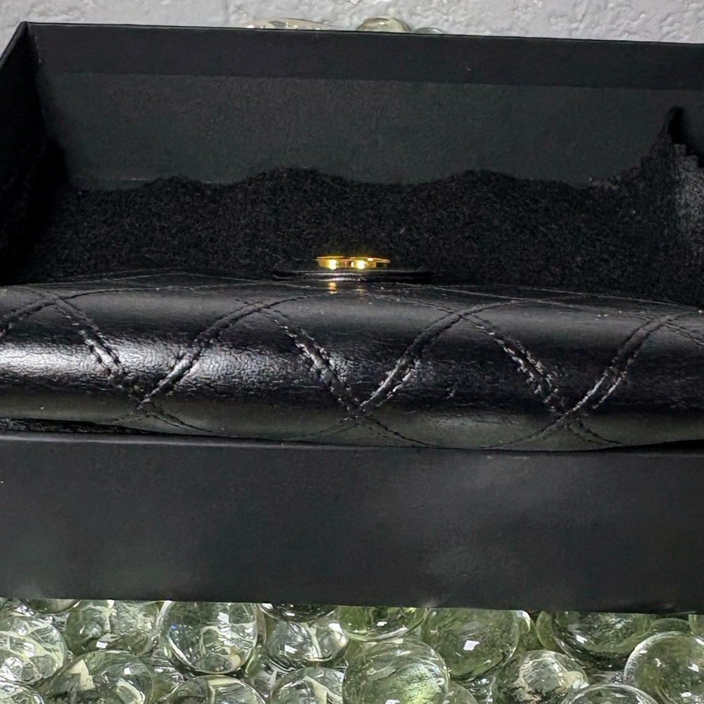 Chanel Black Vintage quilted Compact Wallet with Gold Logo (COA) included! - Picture 5 of 13